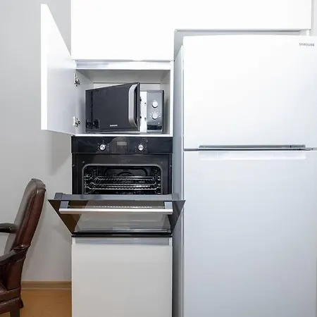 0054 - Luxurious, Great Location, Comfy.